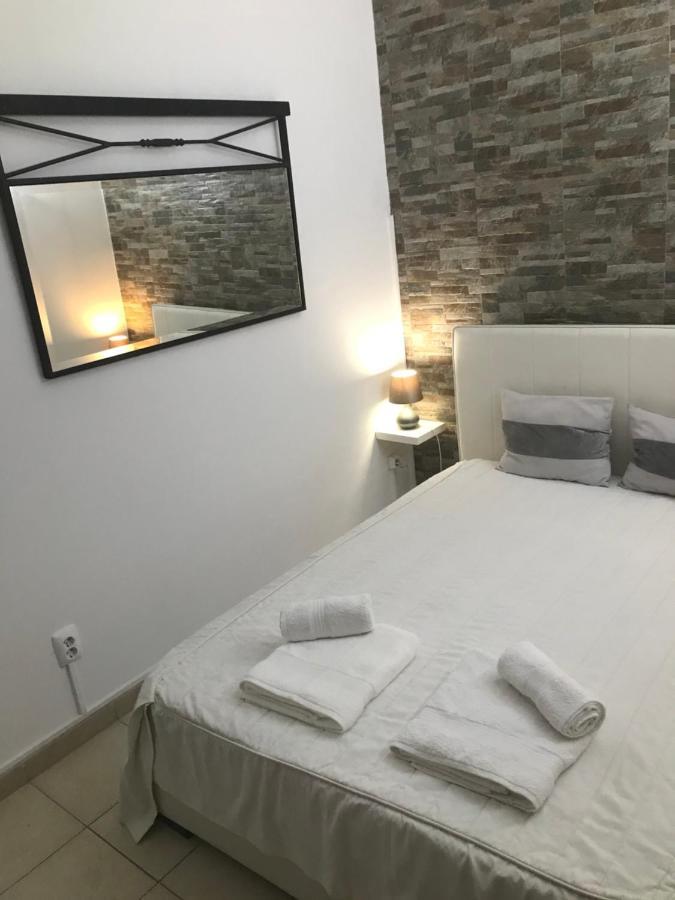 Sun Place Guest House Lagos Esterno foto